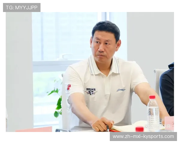 北京CBA主帅是否担任过足球队教练？履历对照